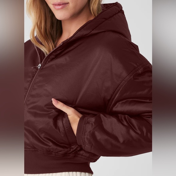NWT Alo Yoga RIPSTOP CROPPED COSMO ZIP UP HOODIE in cherry cola - Picture 4 of 11